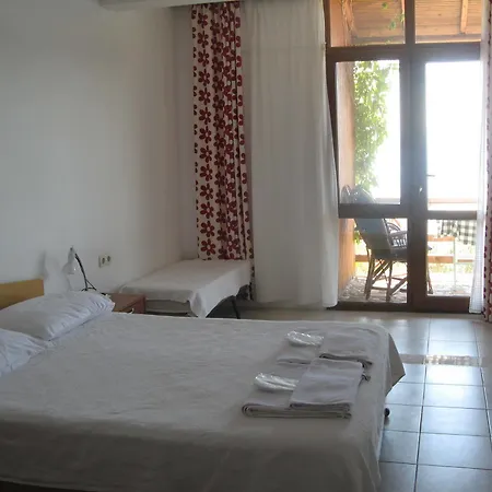 Konukevi Terrace Behram